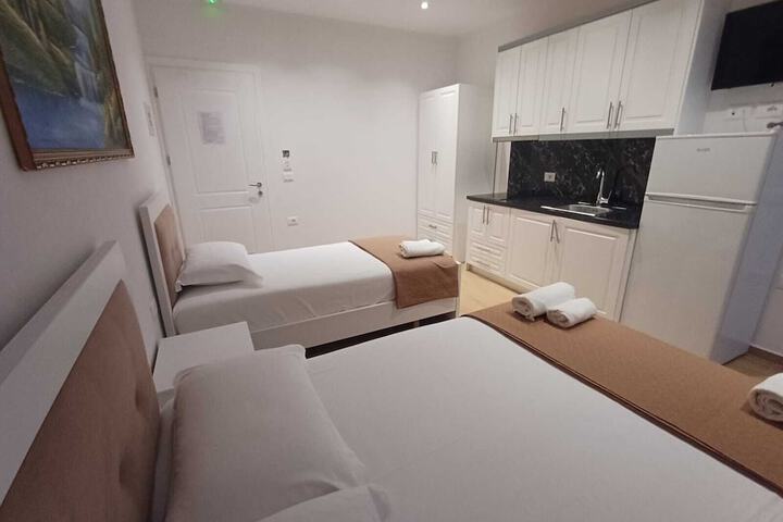 Room 9 of 65