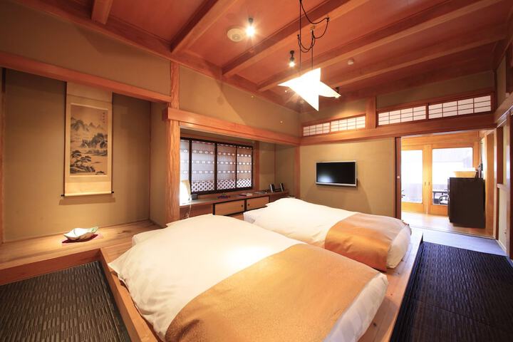 Room 15 of 257