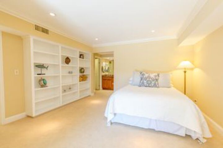 Room 21 of 46