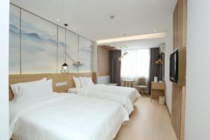 Room 4 of 6