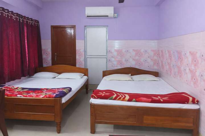 Room 12 of 18