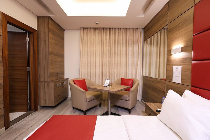 Room 37 of 105