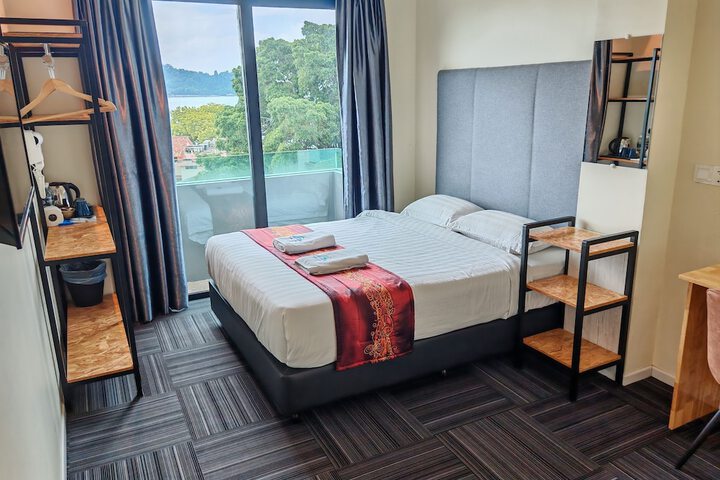 Room 4 of 26