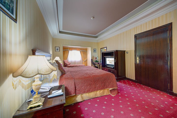Room 31 of 95
