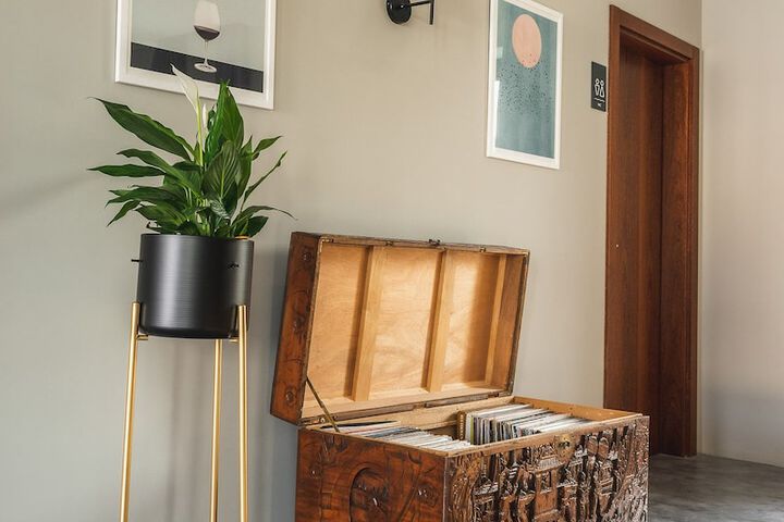 Room 10 of 25