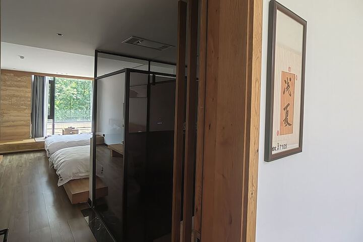 Room 32 of 159