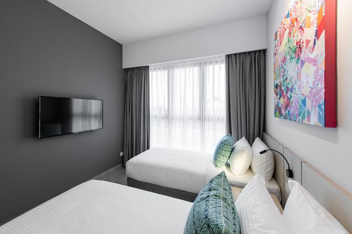 Room 14 of 33