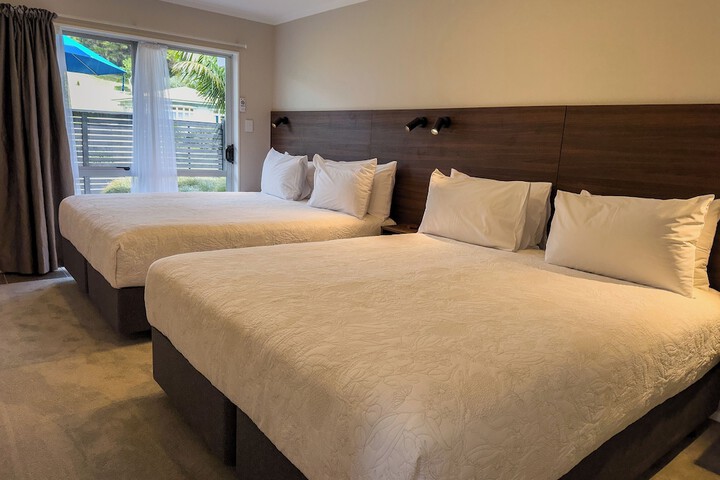 Room 6 of 34