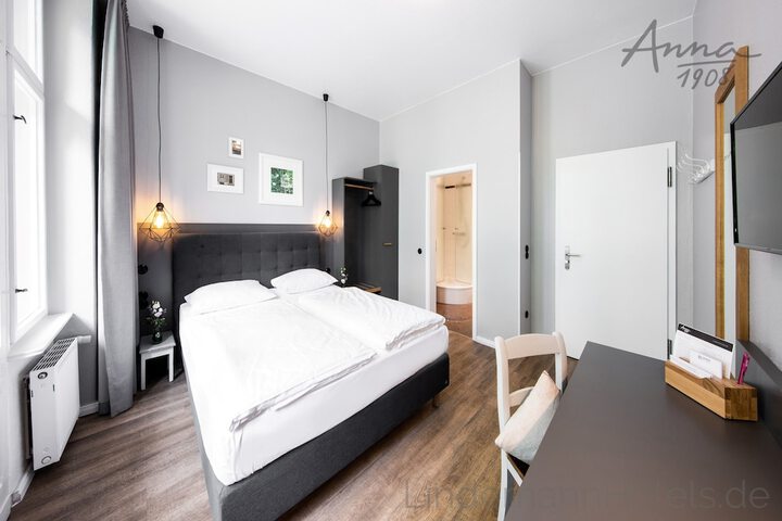 Room 49 of 83
