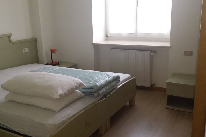 Room 4 of 4