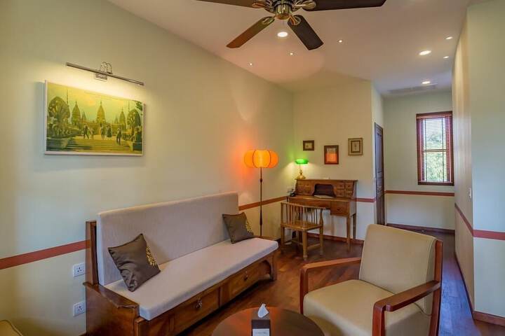 Room 12 of 40