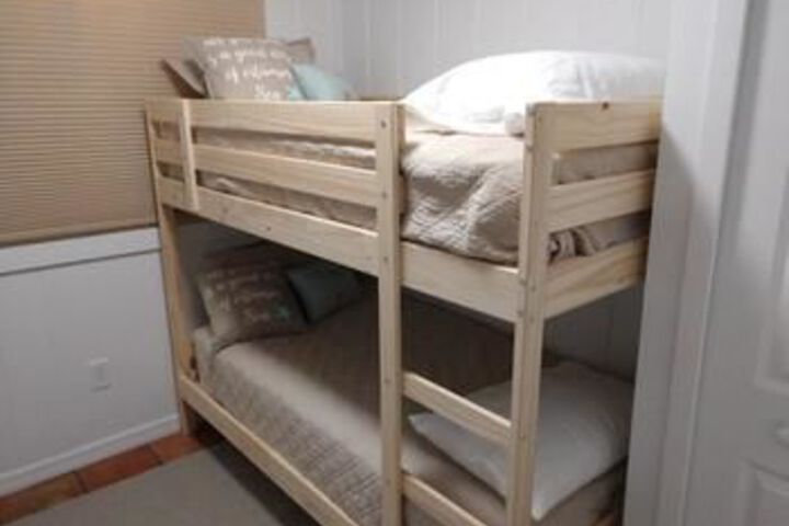 Room 4 of 27