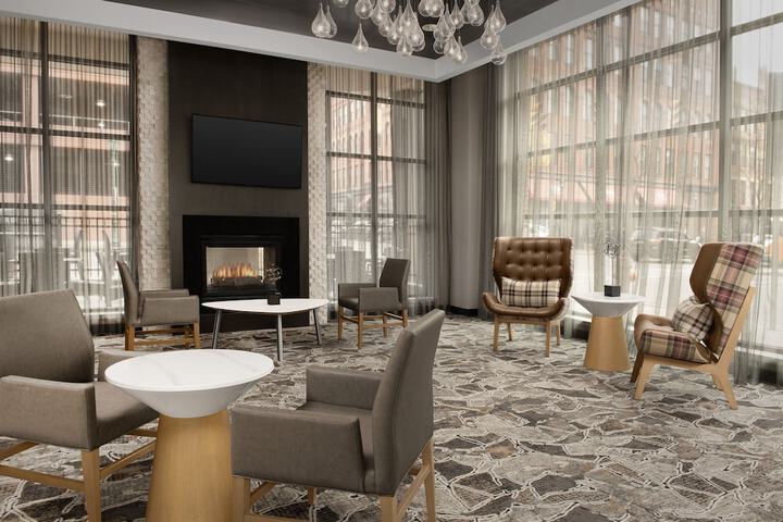 Lobby lounge