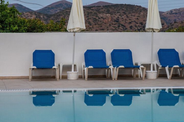 Hotel with Pool