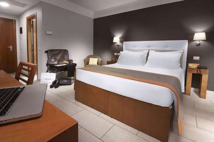 Room 7 of 41