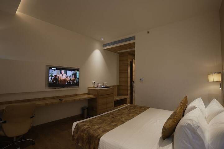 Room 16 of 60
