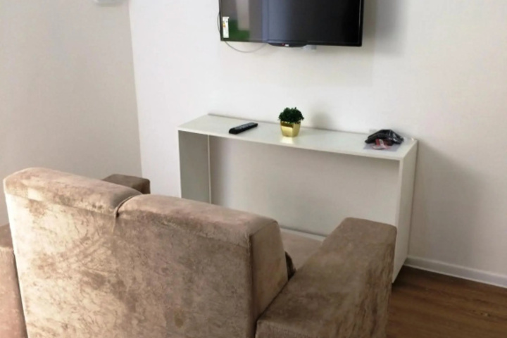 Room 5 of 14