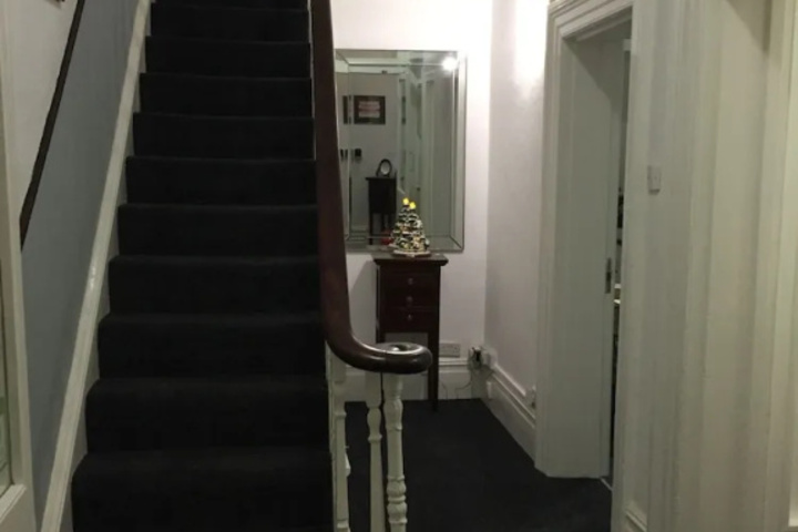 hotel_rooms