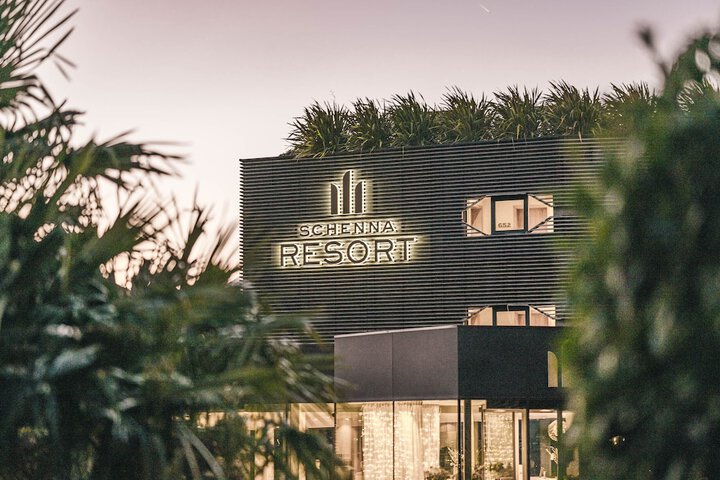 Hotel Exterior 63 of 68
