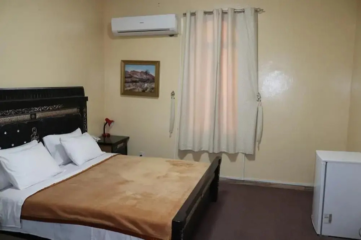 Room 7 of 13