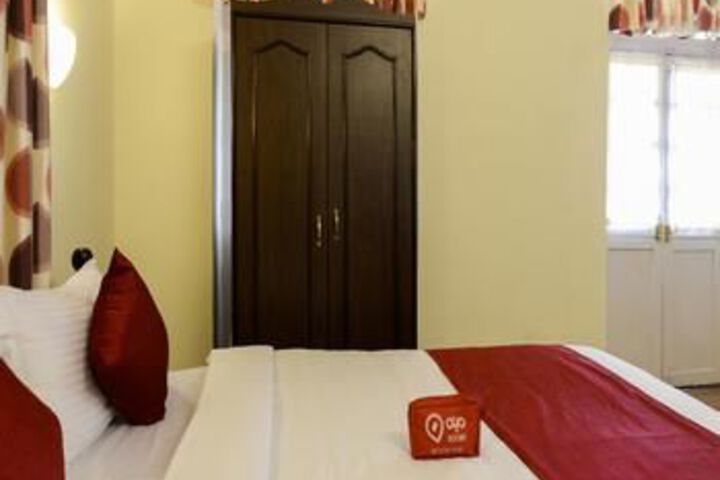 Room 9 of 17