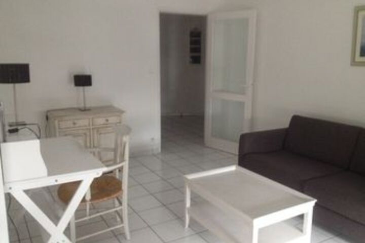 Room 2 of 4