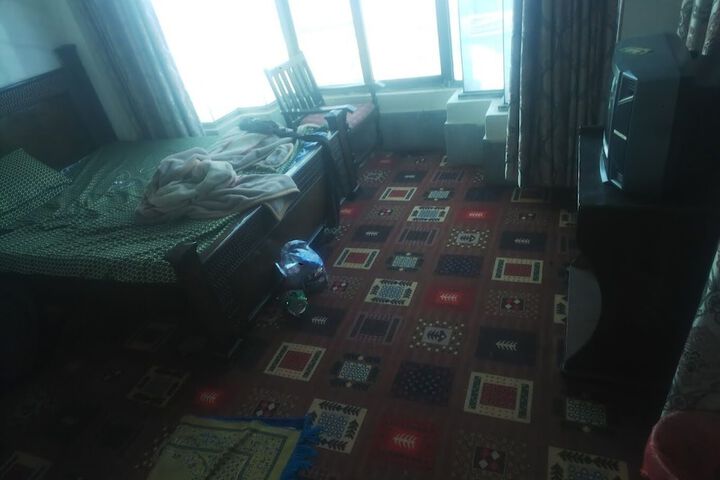 Room 3 of 13