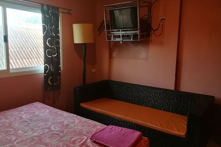Room 15 of 32