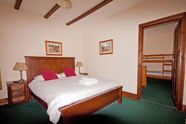 Room 8 of 12