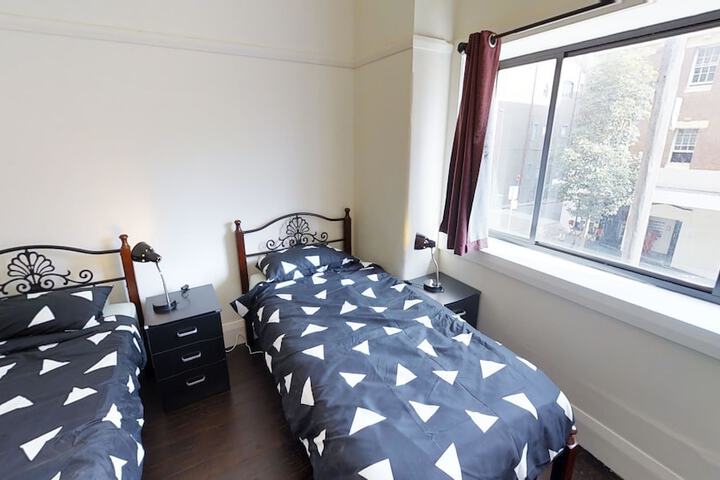 Room 12 of 50