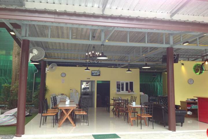 Breakfast/Coffee Service 19 of 37