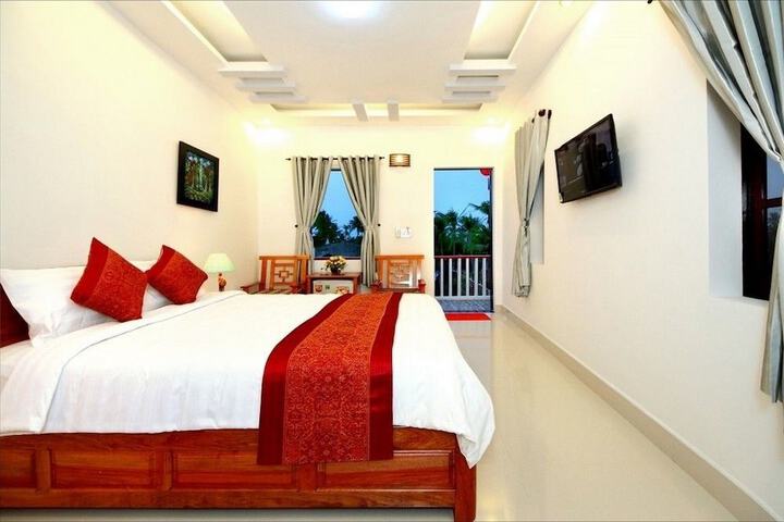 Room 3 of 53