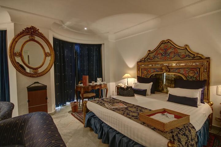 Room 21 of 49