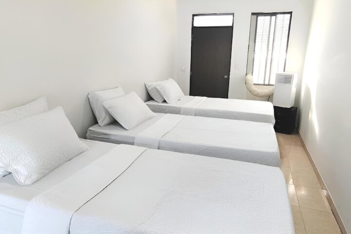 Room 10 of 33