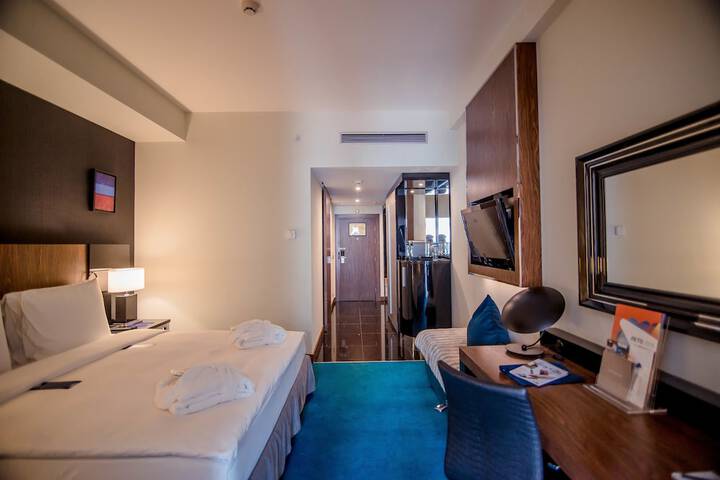 Room 60 of 186