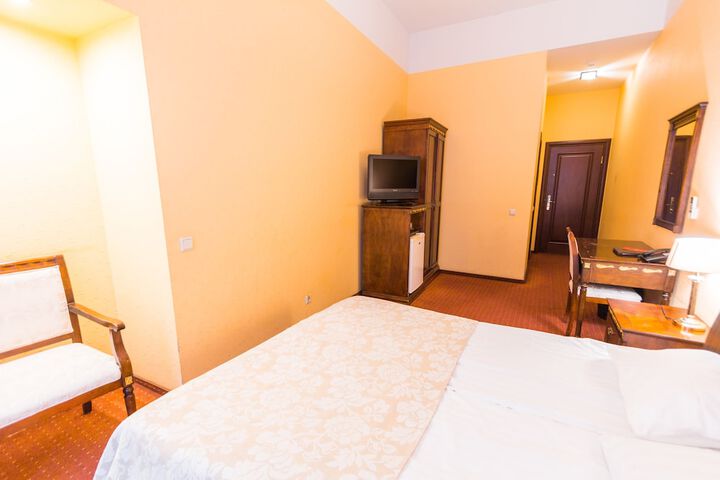 Room 14 of 131