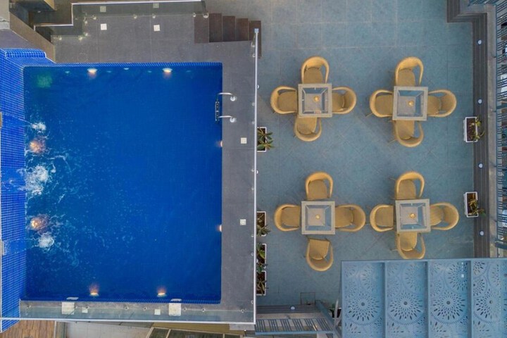 Pool 15 of 17