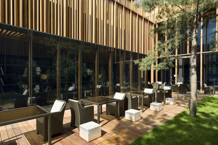 Terrace/Patio 132 of 136