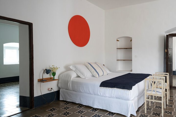 Room 4 of 39