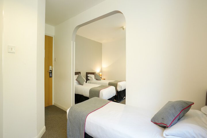 Room 17 of 111