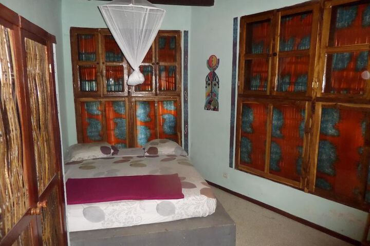 Room 2 of 22