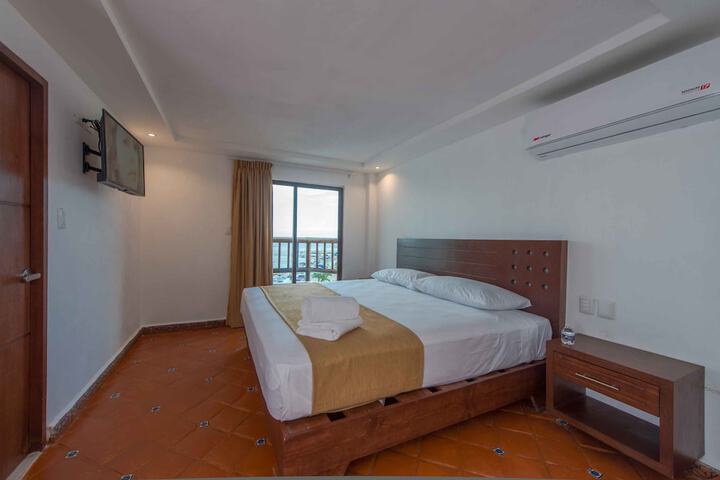 Room 8 of 89