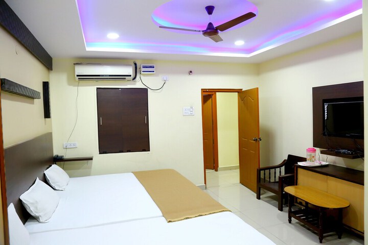 Room 2 of 30