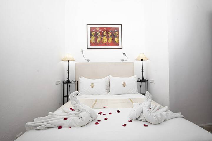 Room 27 of 109