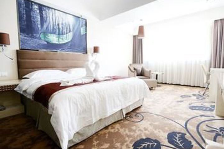 Room 7 of 24