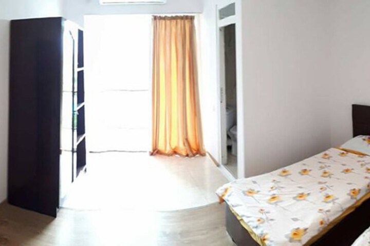 Room 4 of 20