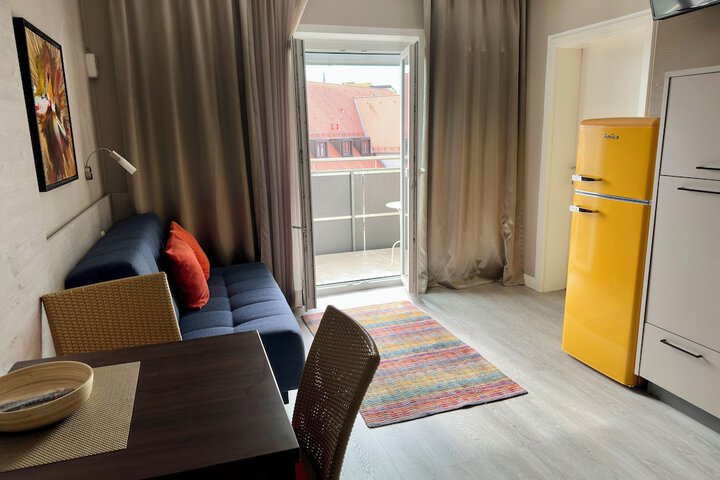Room 73 of 136