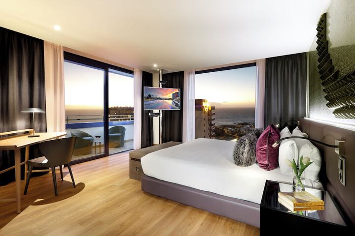 Room 28 of 140