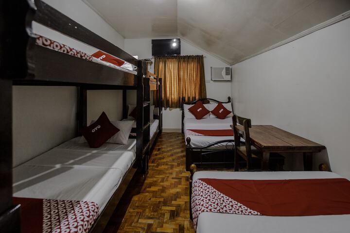 Room 32 of 43