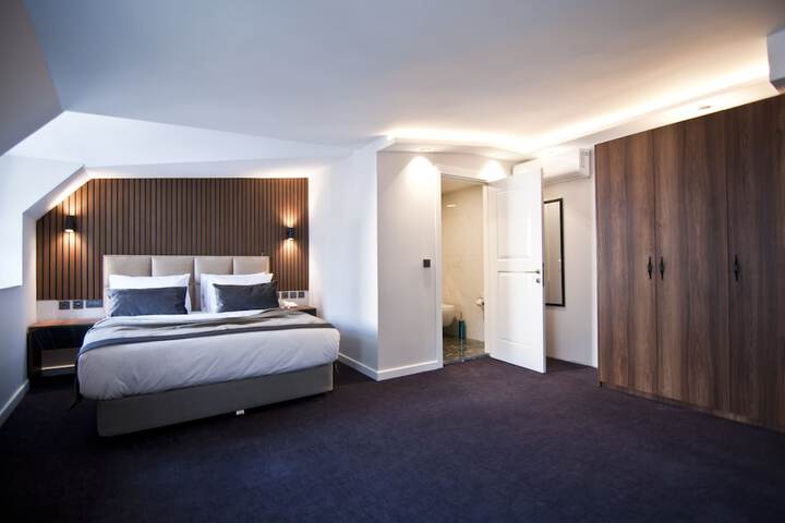 Room 20 of 76